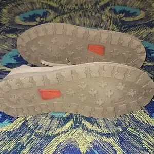 Clarks | Shoes | Clark Original Beige Color Size Us | Poshmark display picture 2